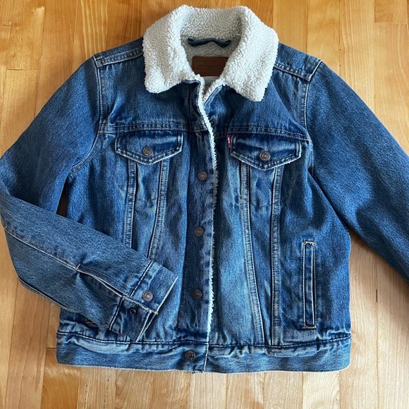 Levi’s Sherpa trucker jacket size small - Picture 2 of 4